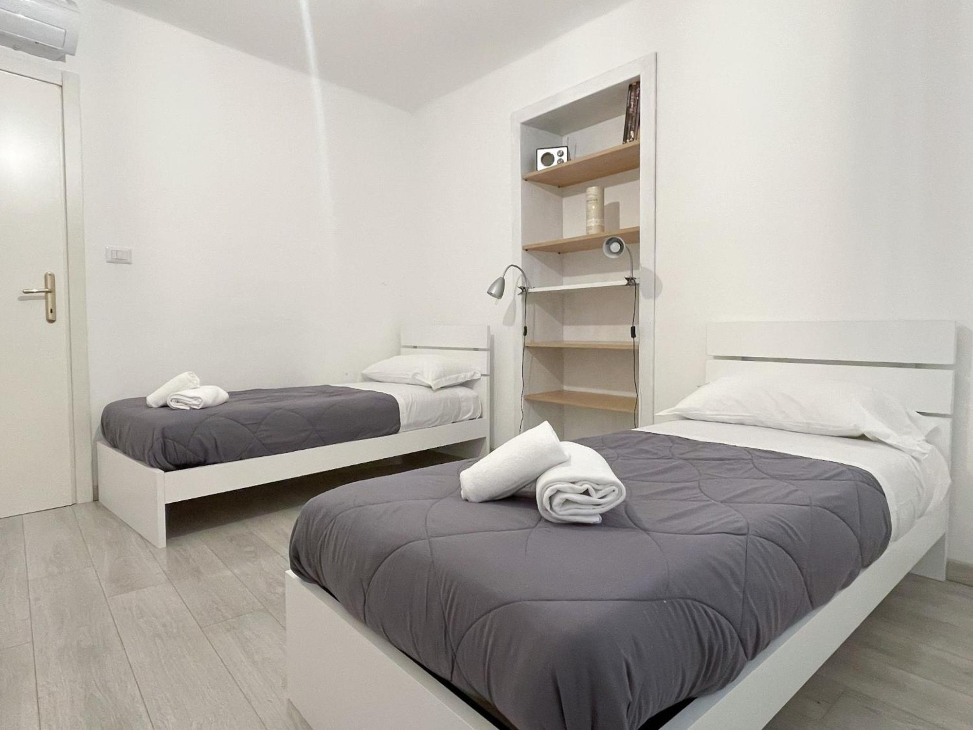 Paloma Center Town Apartment Беладжо Екстериор снимка